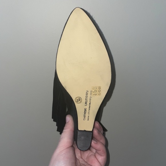 Brand new never worn Chinese Laundry black suede ankle boot with fringe - Picture 10 of 10